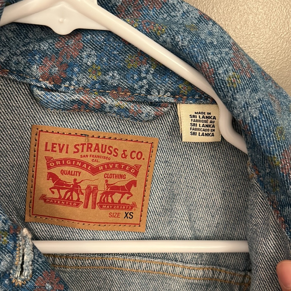 Levi’s Jean jacket - Picture 9 of 13